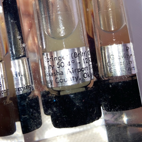 Vintage Apache Lucite crude oil samples paperweight RARE - Picture 12 of 13